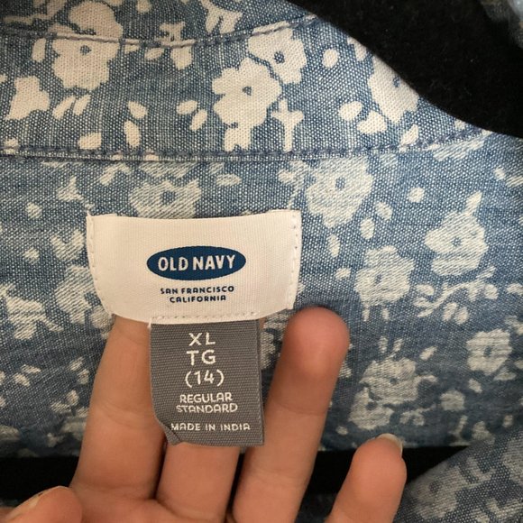 Old Navy button up - Picture 3 of 4